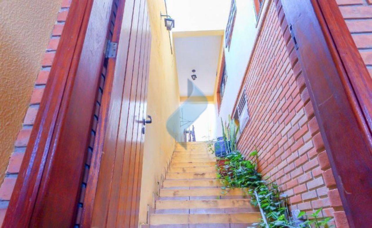 Sobrado, 3 quartos, 247 m² - Foto 1